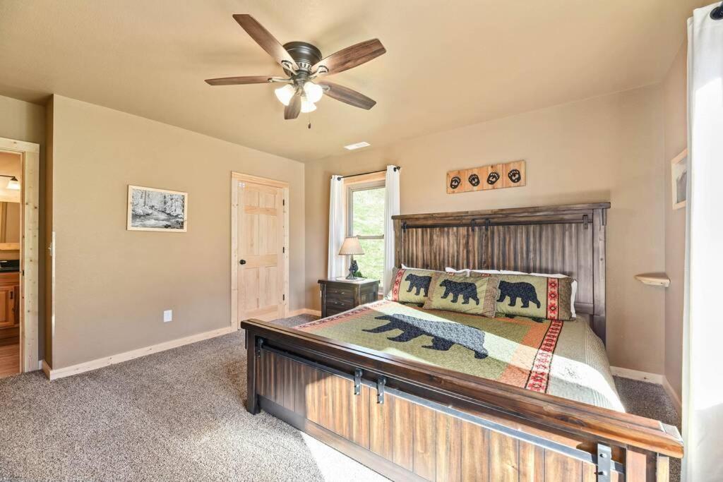 Walnut Ridge Cabin. Sleeps 7-11! Hot Tub, Pool Table, Minutes To Downtown Gatlinburg! 외부 사진